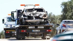 zentauroepp48426898 wreckage removed from the crash site where the spanish footb190603090813
