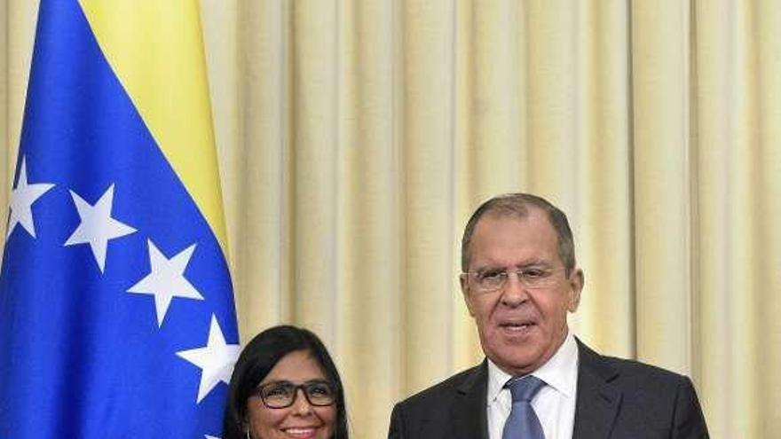 Delcy Rodríguez y Serguei Lavrov, ayer, en Moscú.