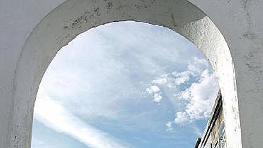 Nichos del cementerio de Ceares.