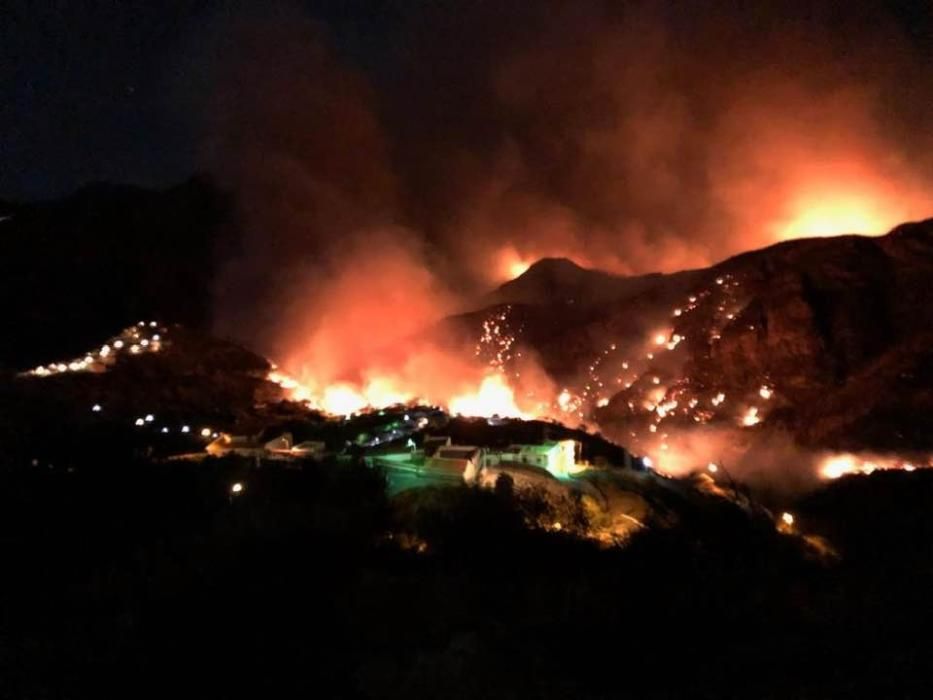 Segundo día del incendio en la Cumbre de Gran Canaria