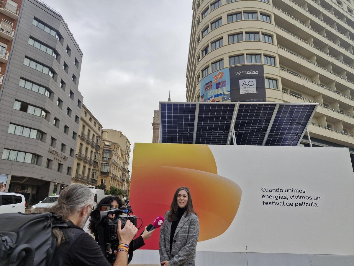 Ana Bella Lozano en el set audiovisual de Kinetico