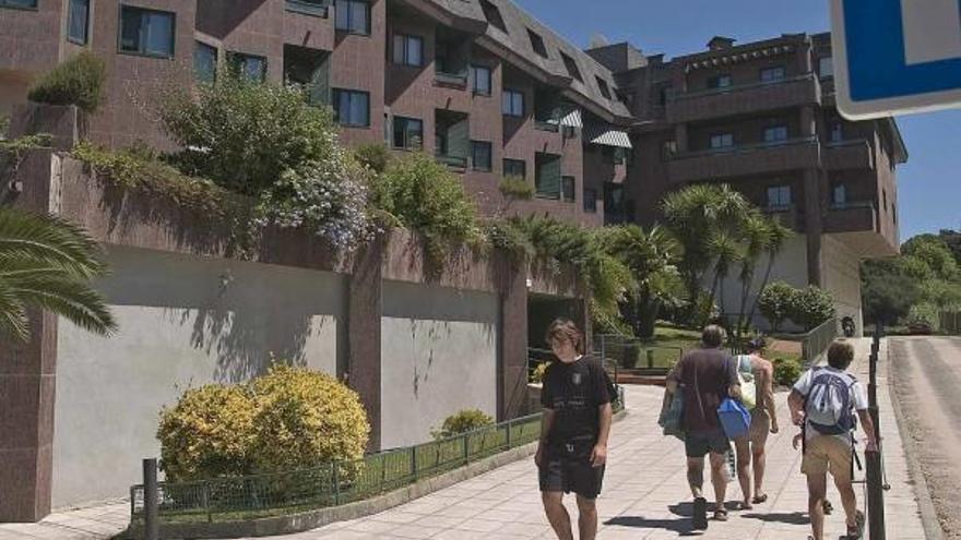 El TSXG archiva la demolición de los apartamentos de Samil 55