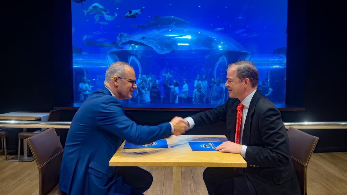Gobierno de Canarias y Loro Parque Fundación firman un protocolo de colaboración