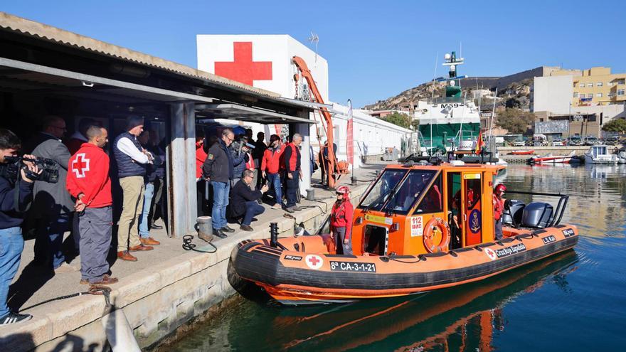 Cruz Roja cuenta en Cartagena con una nueva embarcación de salvamento para atender la llegada de pateras
