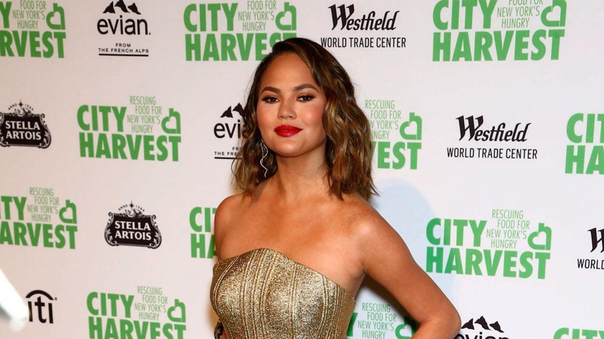 Chrissy Teigen de gala en Nueva York