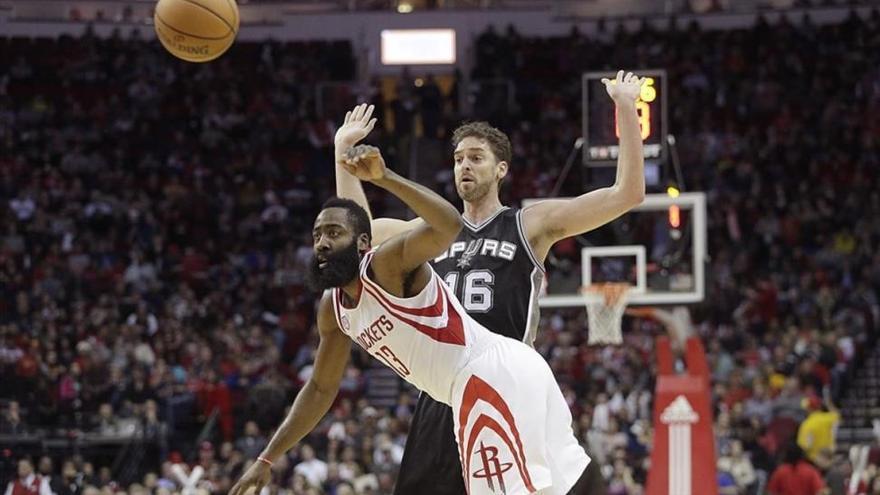 Pau Gasol y los Spurs afeitan a &#039;La Barba&#039; con una gran remontada