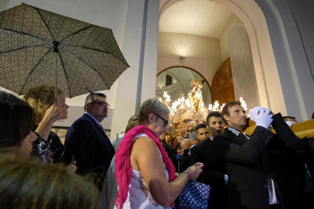 Procesión de las Fiestas Mayores de Elda en honor a la Virgen de la Salud suspendida por la lluvia