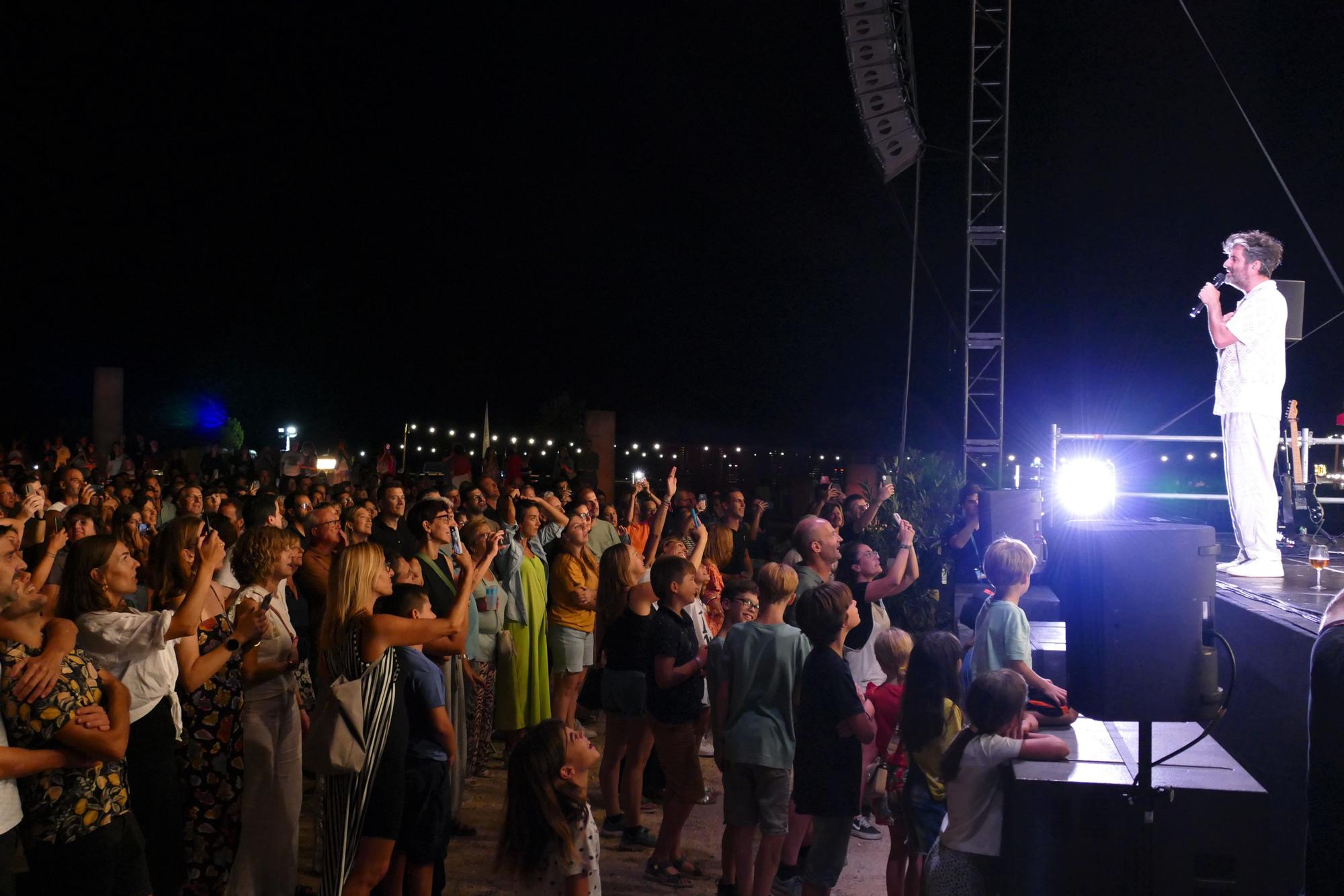 Concert de Joan Dausà al Festival Portalblau de l'Escala