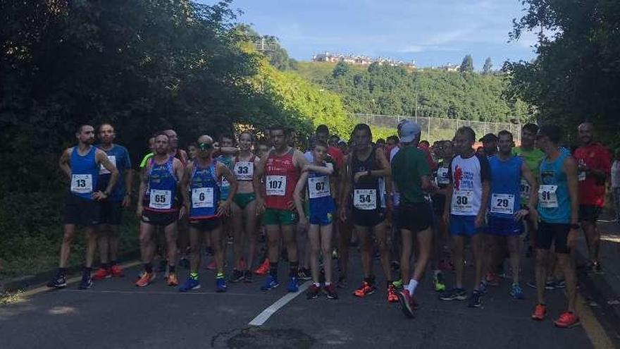 Una carrera pone el toque deportivo a las fiestas de Llaranes