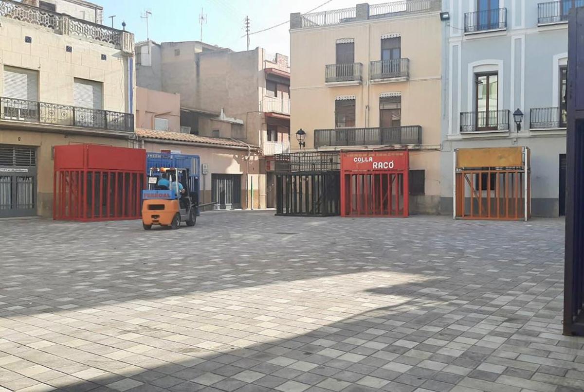 Este miércoles está previsto que monten los 'cadafals' en la plaza.