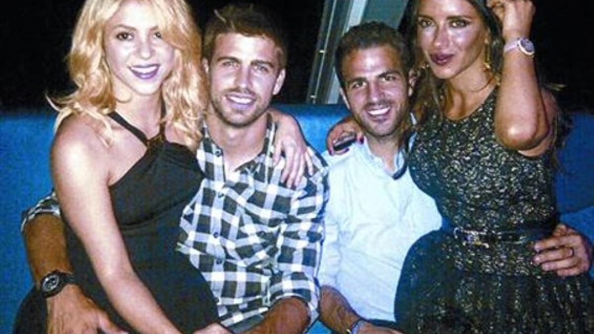 Shakira, Piqué, Cesc y su novia, la libanesa Daniella Seeman, la noche del miércoles en el Hotel W.