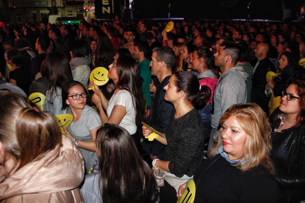 Miles de personas se entregan al espectáculo organizado por la Orquesta Panorama durante las fiestas de San Xosé Obreiro de Marínsta Panorama en Marín!