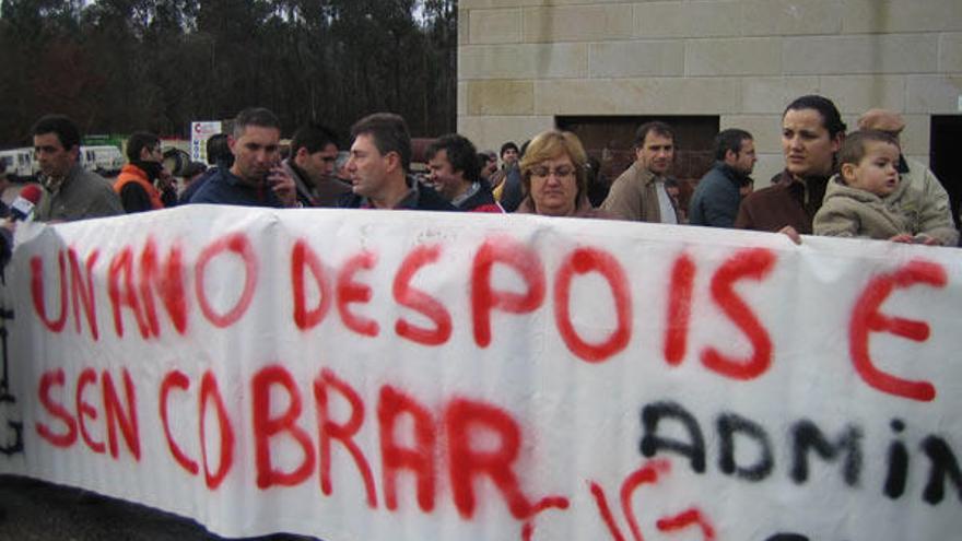 Trabajadores del grupo Marbar y parte de sus familias en una protesta del pasado mes de enero