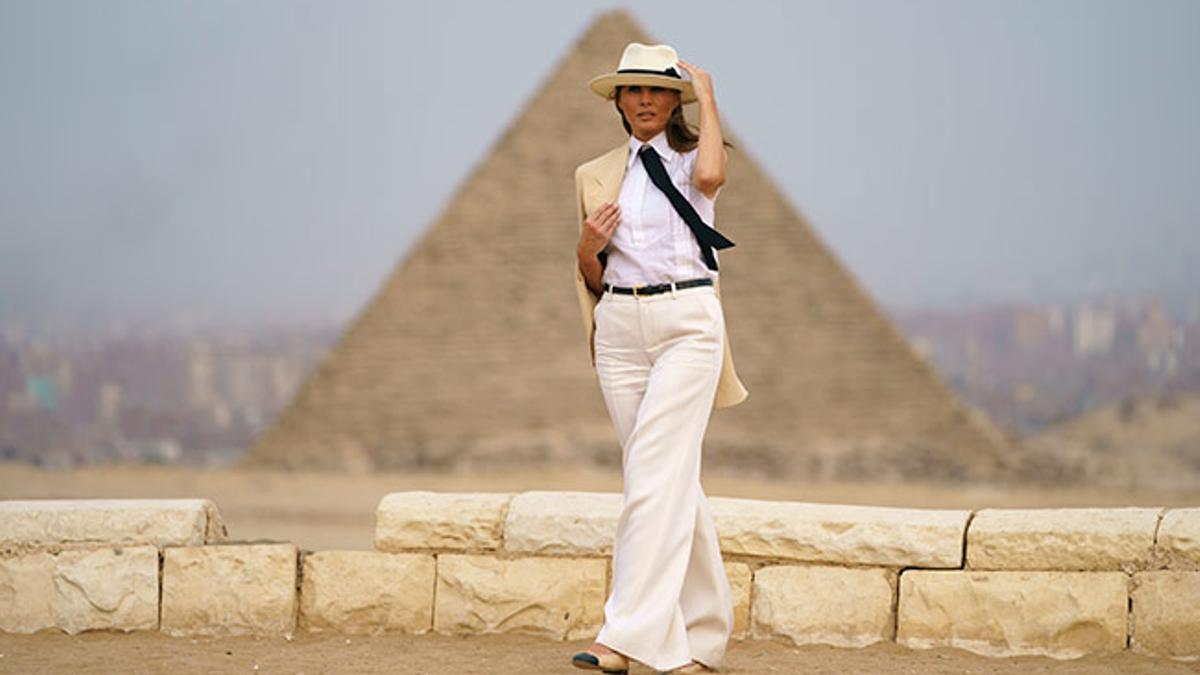 Melania Trump con look de exploradora en Egipto