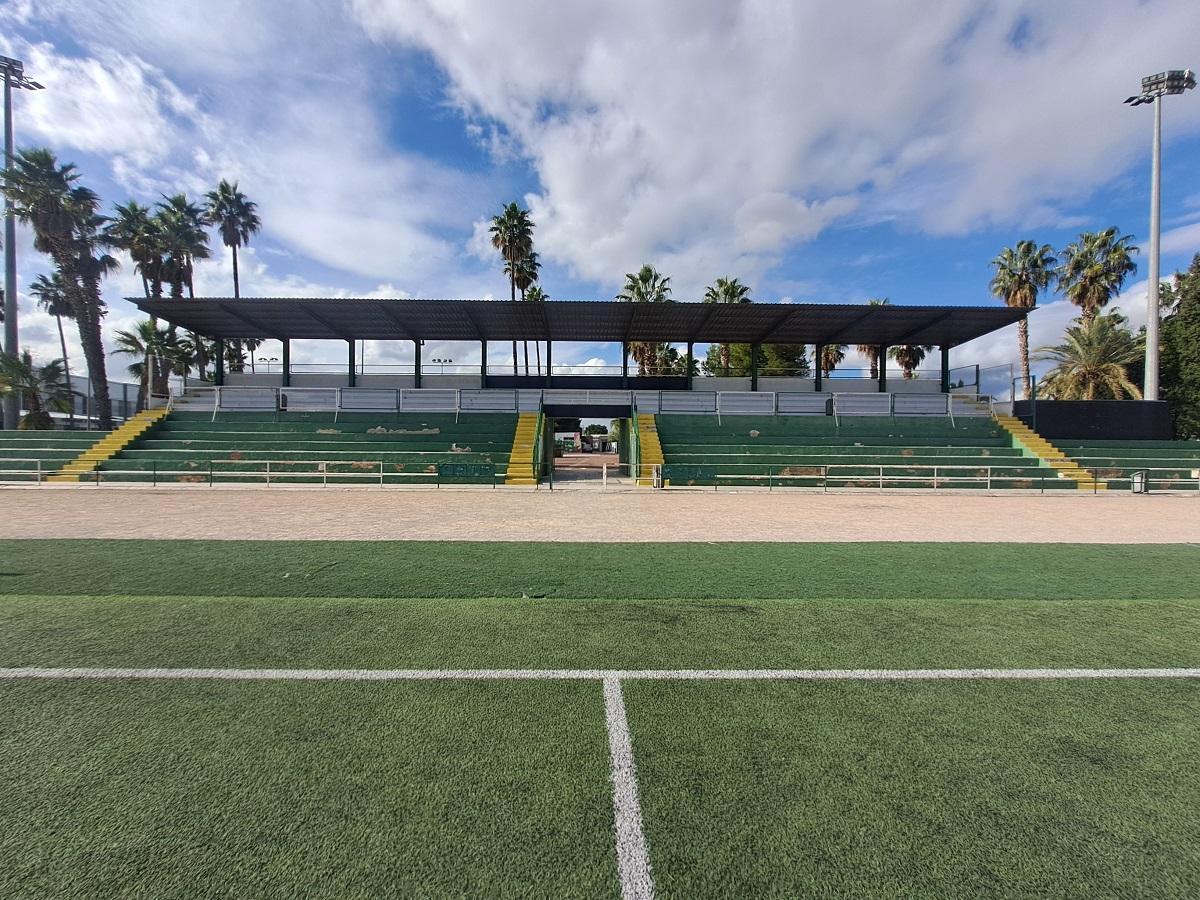 Gradas del campo de fútbol 11.