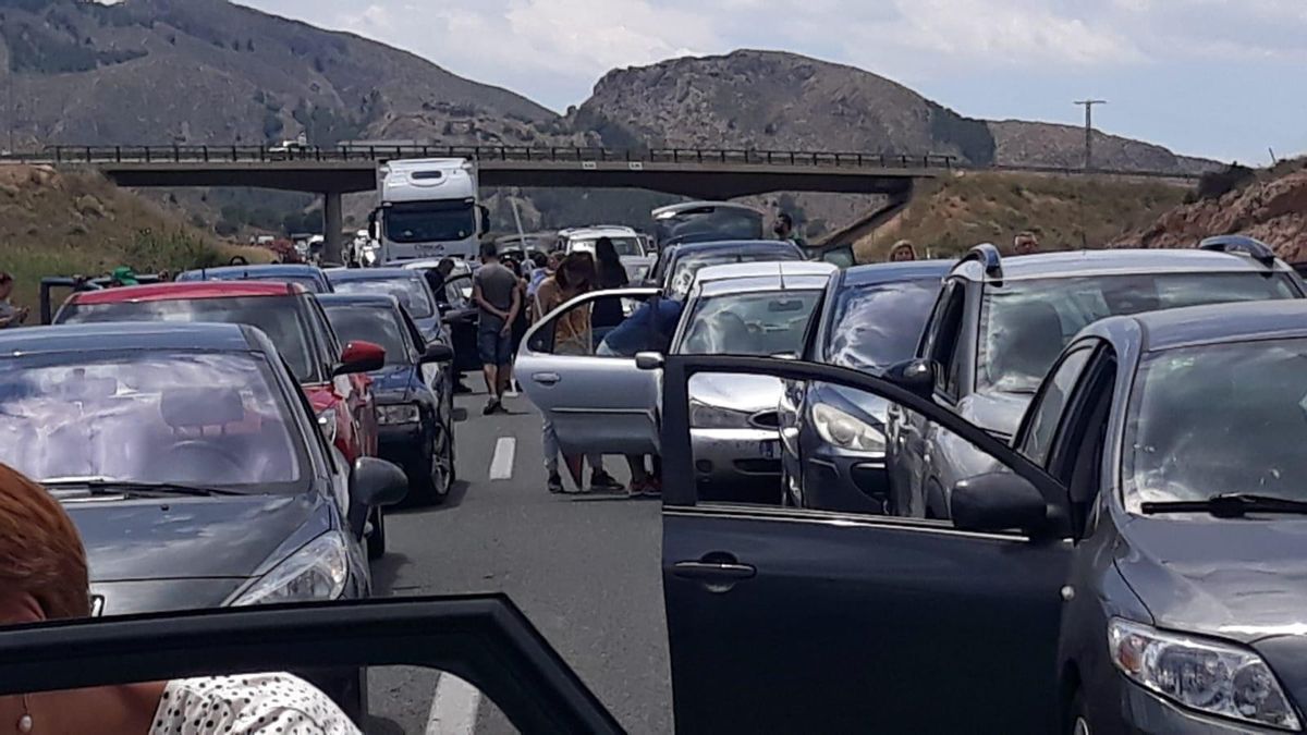 Archivo. Atascos en las autopistas