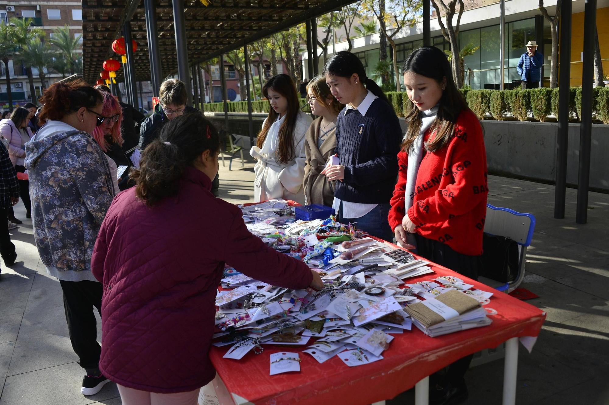 Mercadillo solidario chino