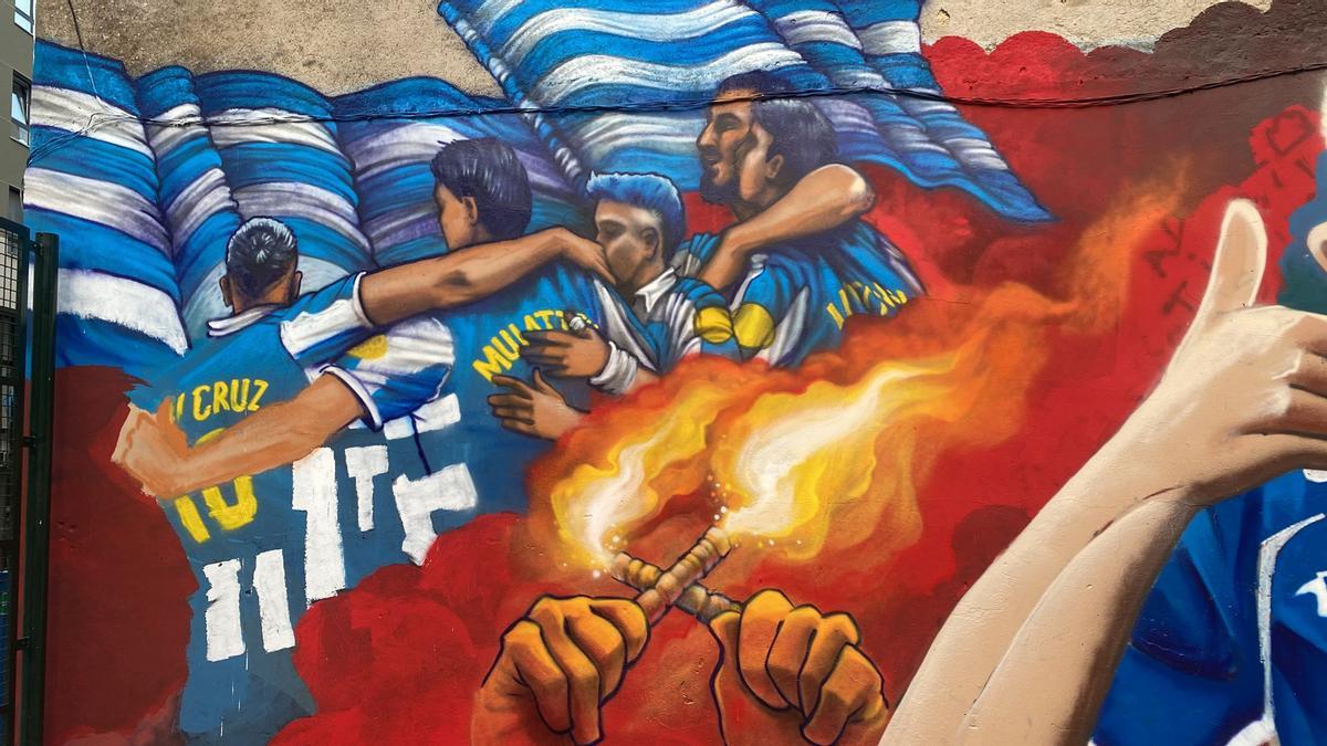 Los jugadores y la afición del Deportivo, representados en el mural de A Falperra.