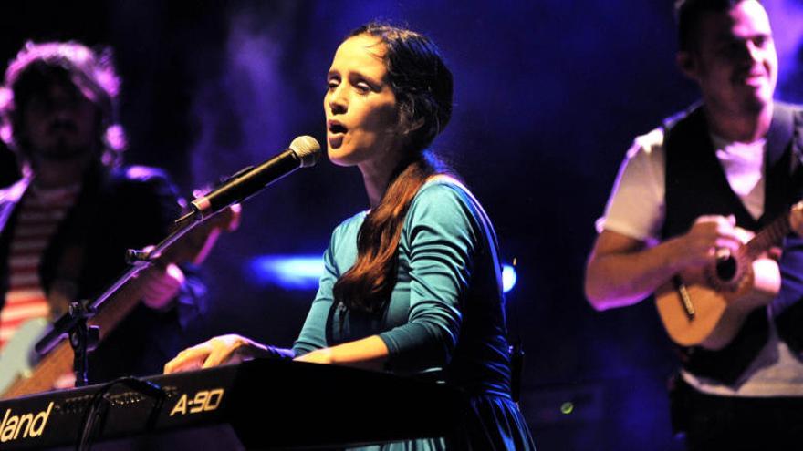 La cantante Julieta Venegas durante un concierto