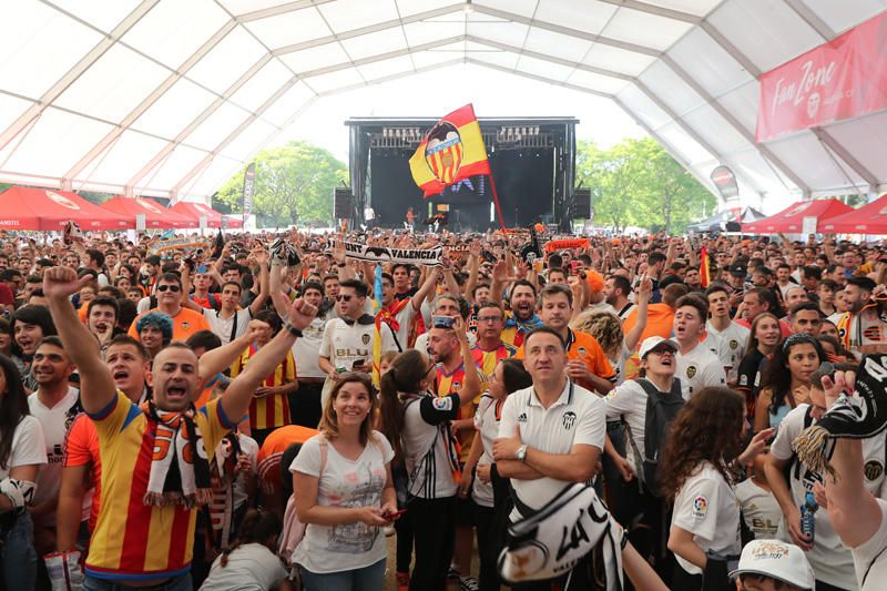 Fan zone del Valencia CF en el viejo cauce del río