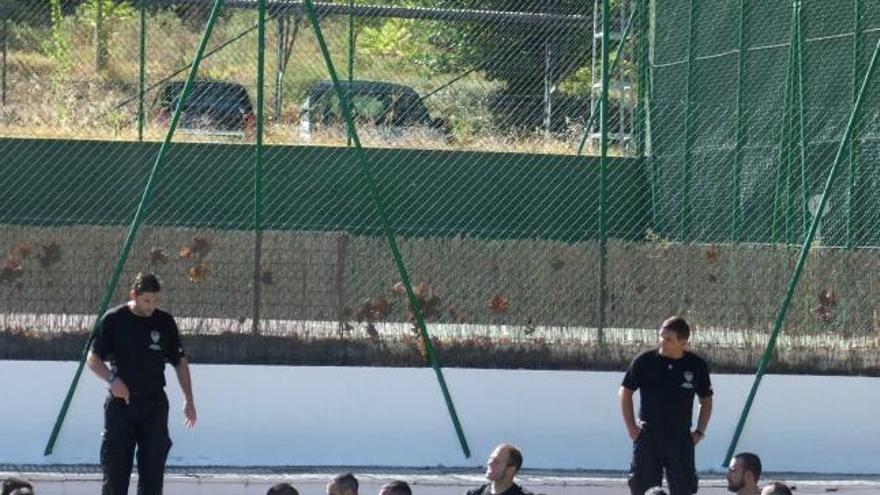 Los instructores asturianos, durante una de las clases a legionarios.