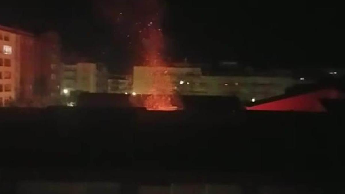 Captura del incendio de un vídeo que grabó una internauta.