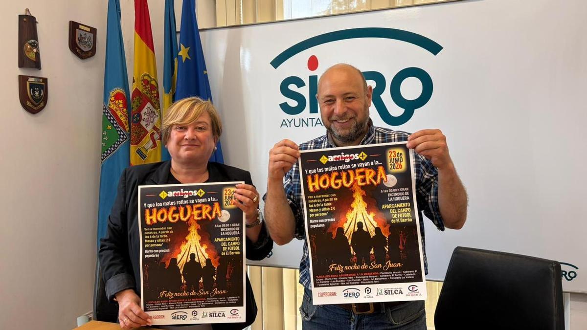 Ana Nosti y Jairo Junco, durante la presentación del programa, en el Ayuntamiento.