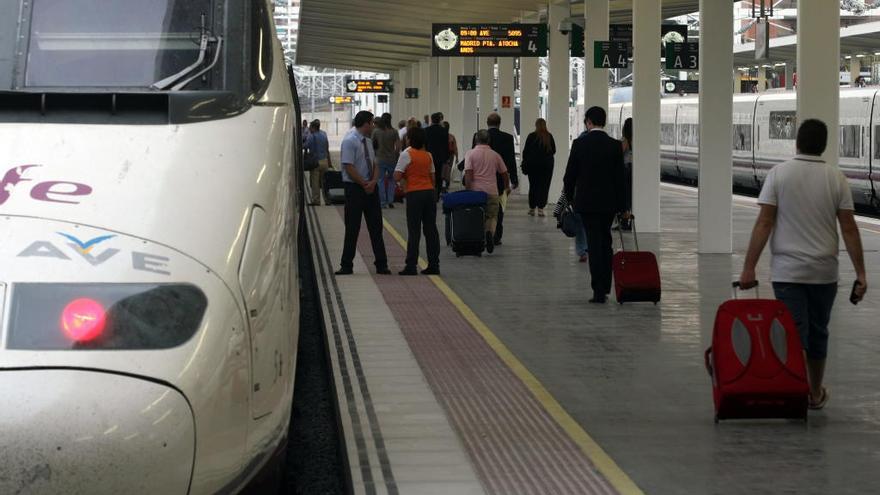 Renfe saca 10.000 plazas de AVE entre València y Madrid los sábados a 24 euros