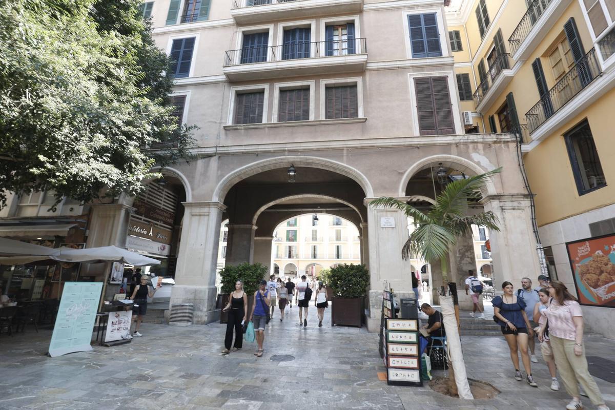 FOTOS | Por qué se conoce a la Plaça Major como la “plaza más oscura de Palma”