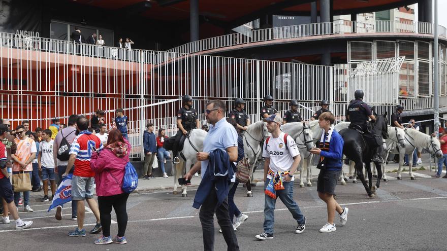 Ambiente festivo en la recepción al equipo