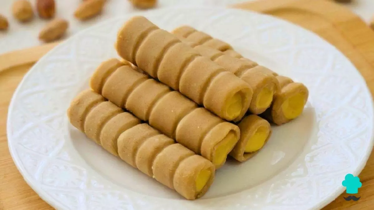 Huesos de santo: cómo preparar el dulce tradicional de mazapán relleno de crema de yema
