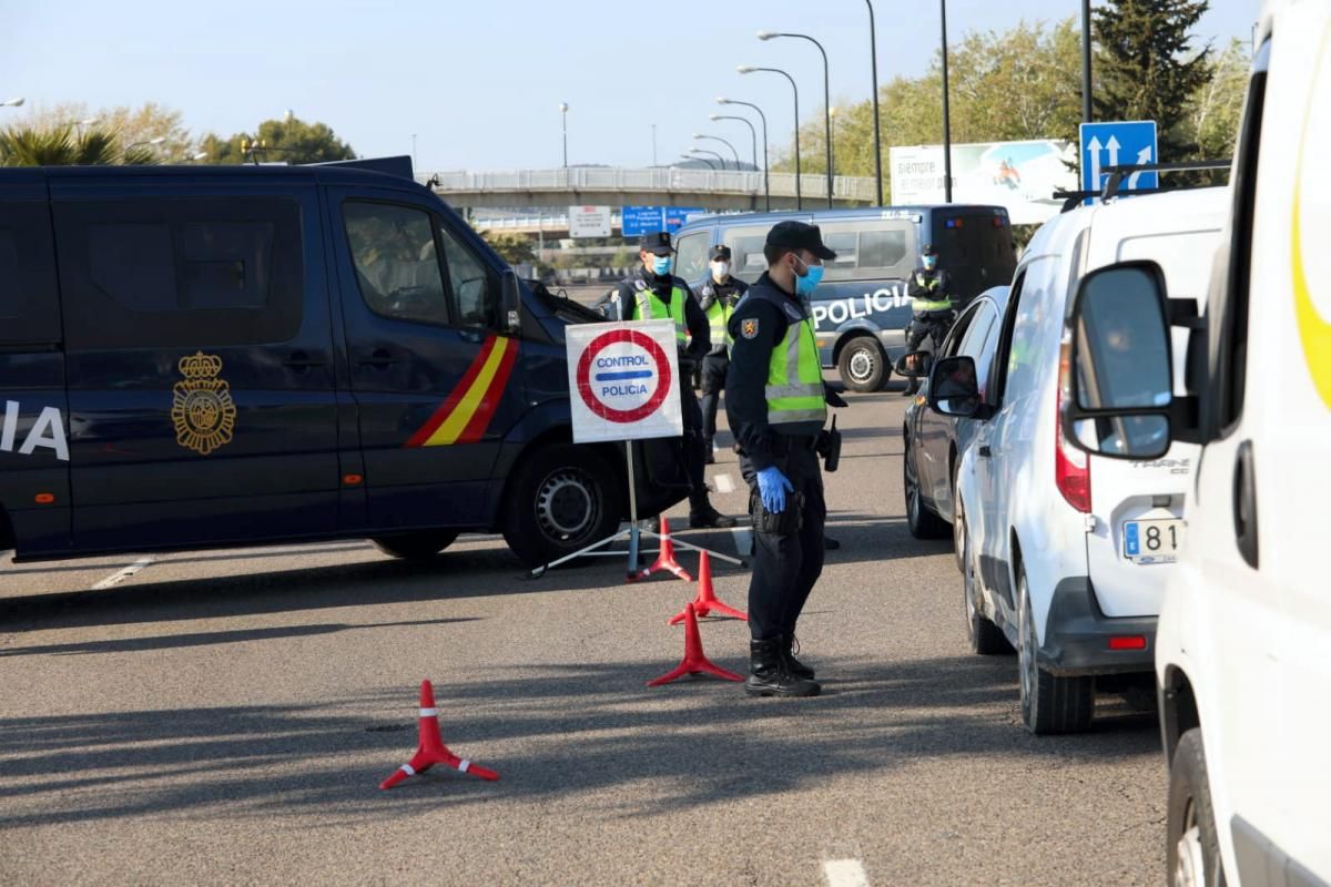 Control policial en al salida de la carretera a Huesca