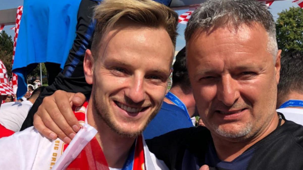 Rakitic junto al cantante filonazi Thompson