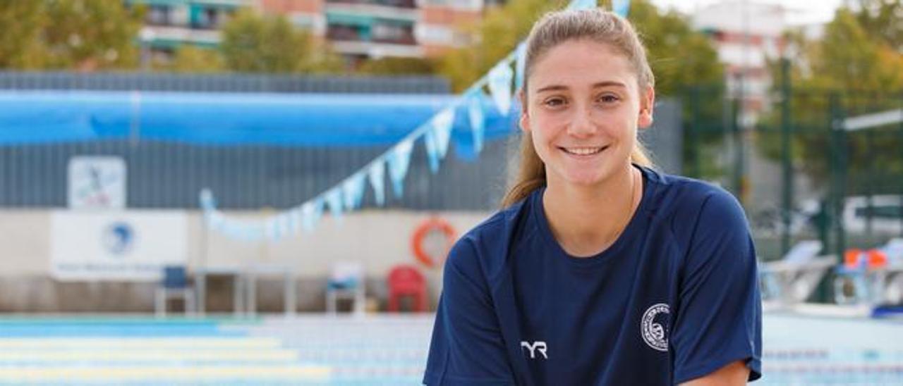 Elena Ruiz se estrena este fin de semana en la Liga de waterpolo con su nuevo club, el CN Sabadell, tras formarse en el cN Rubí.