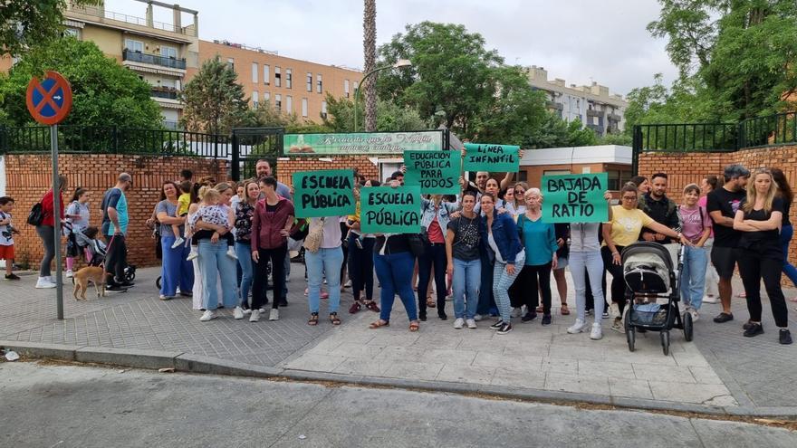 Protestas por la supresión de aulas marcan la última fase de escolarización en Córdoba