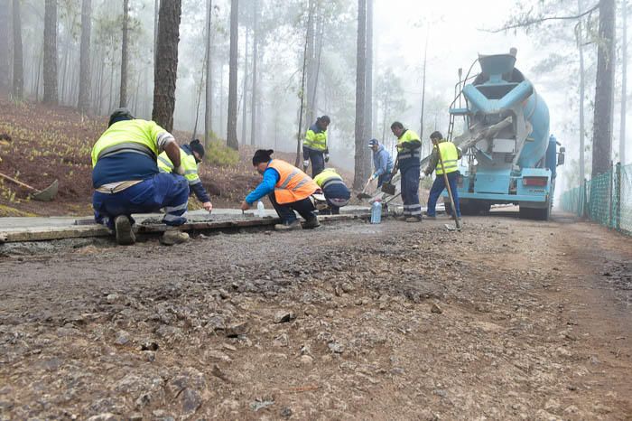 Obras en la carretera al área recreativa y zona ...