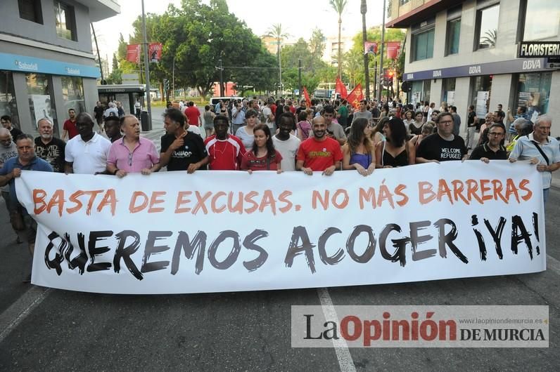 Más de cien voces piden en Murcia "acoger refugiados ya"