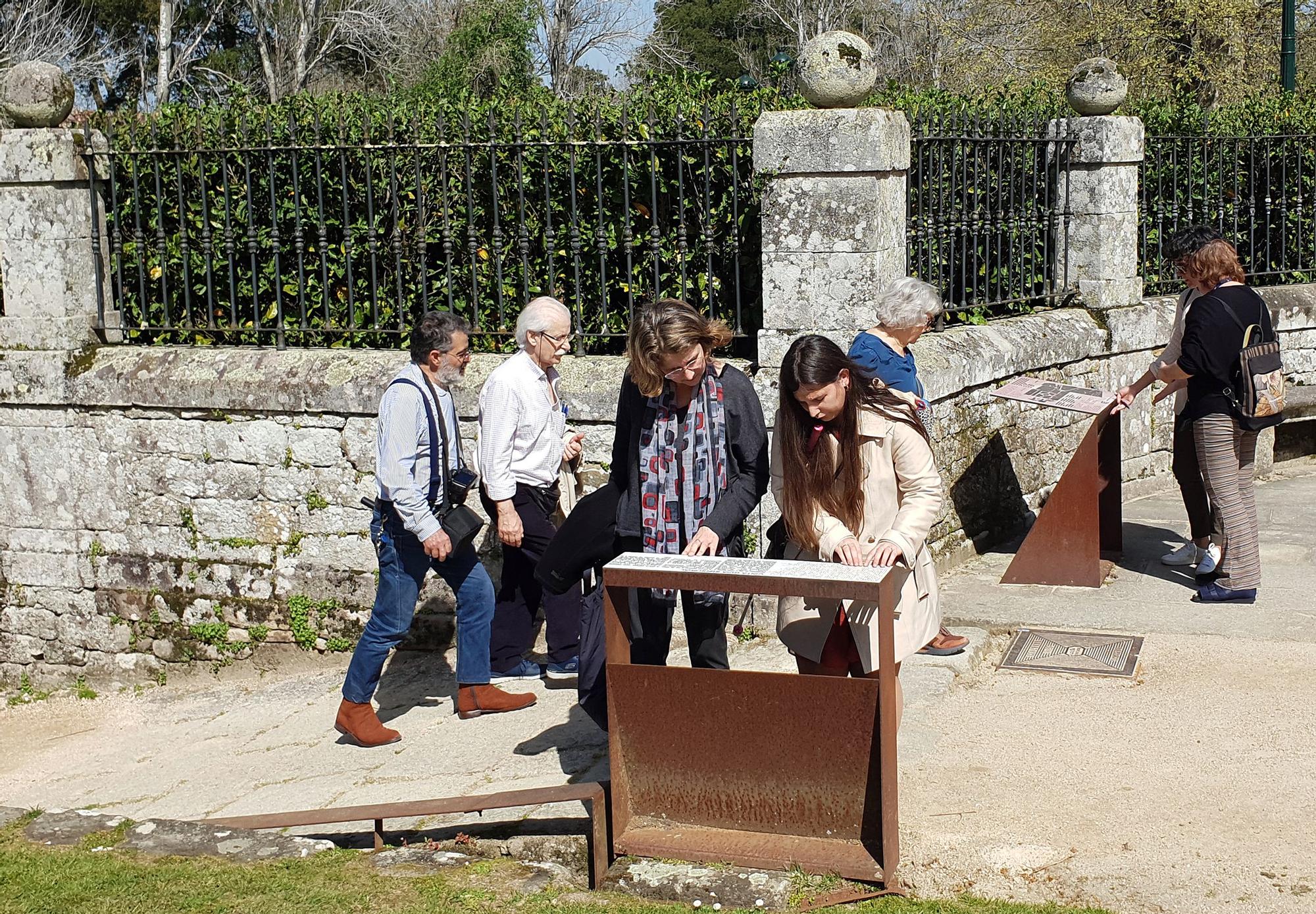 Las arquitectas que diseñaron el recorrido sensorial e inclusivo de los jardines históricos del Pazo Quiñones de León llaman a conservarlo y disfrutarlo entre todos