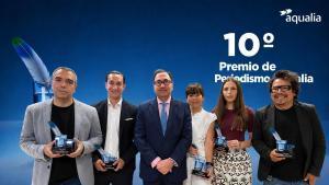Finalistas del 10º Premio de Periodismo de Aqualia junto a Santiago Lafuente, CEO de Aqualia