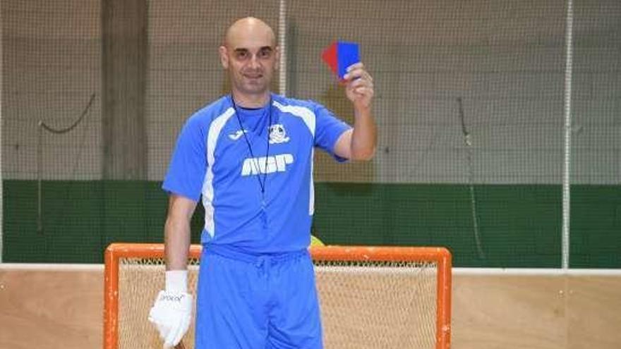 Fran García, árbitro y jugador de la Liga de veteranos.