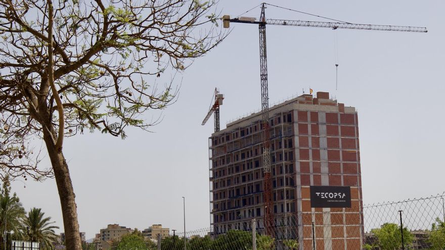 Fotografía de archivo: Construcción de edificios de viviendas en Churra.