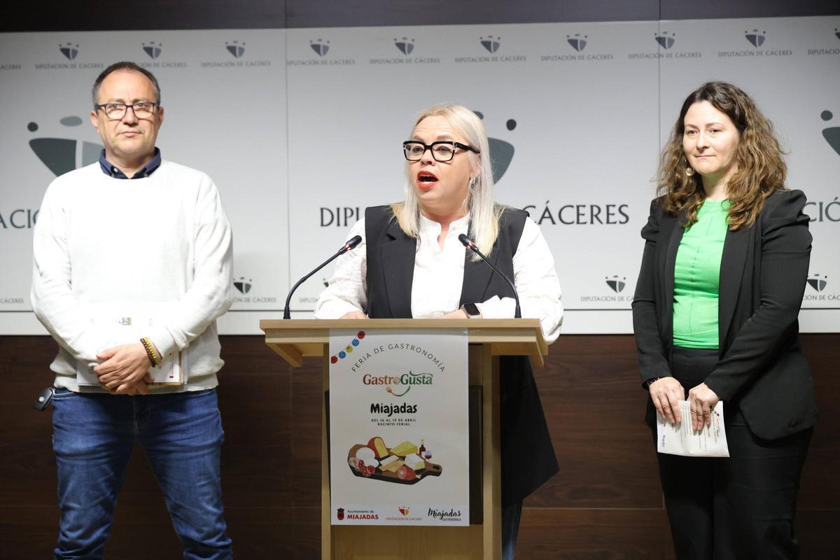 Galería | Gastrogusta, una combinación de feria de abril y rica gastronomía extremeña