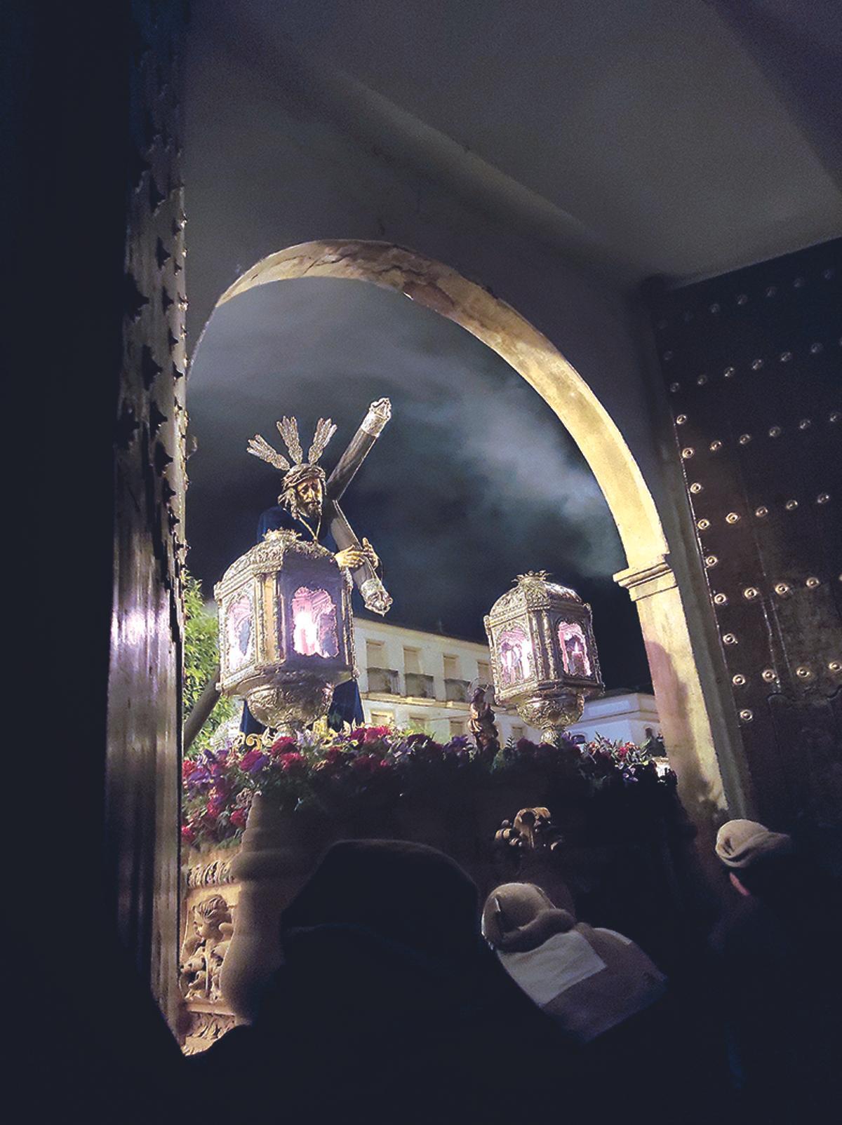 CRISTO DEL GRAN PODER   ENTRADA AL TEMPLO, LA PARROQUIA DE SAN FRANCISCO.