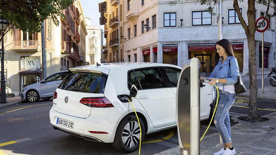 VW fährt auf Mallorca mit dem Elektro-Golf vor