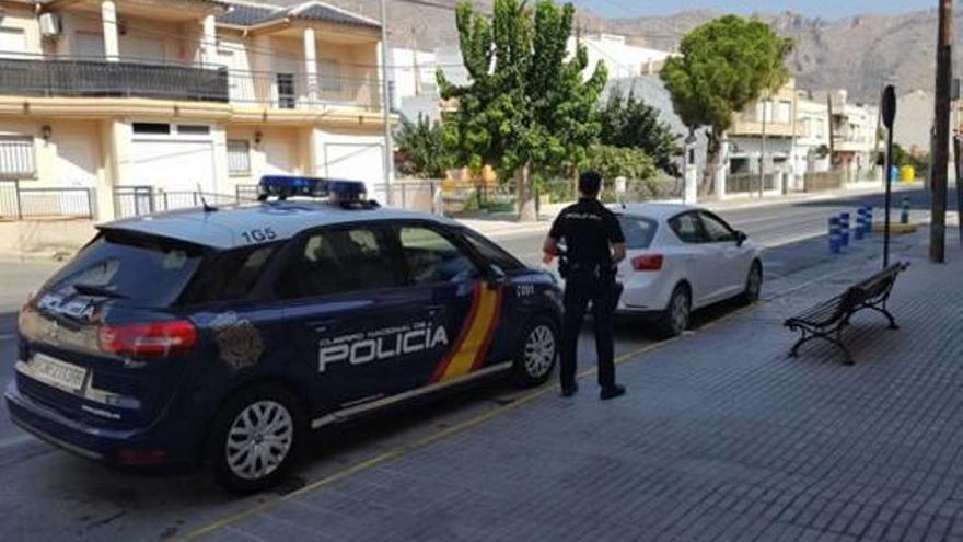 La Policía de Orihuela en el lugar de los hechos.