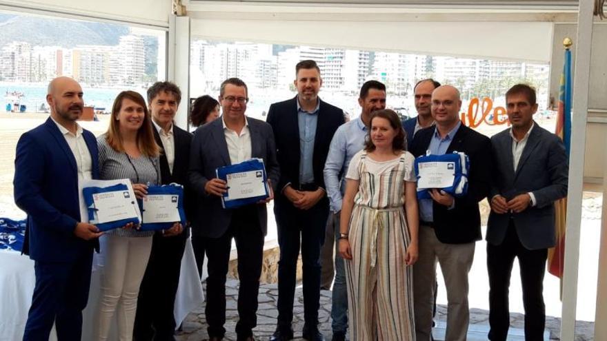 Lluvia de banderas azules para los cinco municipios costeros de la Marina Baixa