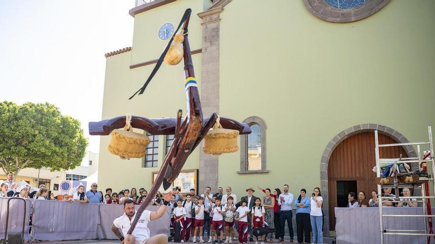 La tradición reúne en Santa Lucía de Tirajana a más de 800 escolares en ‘La Isla de Mi Vida’