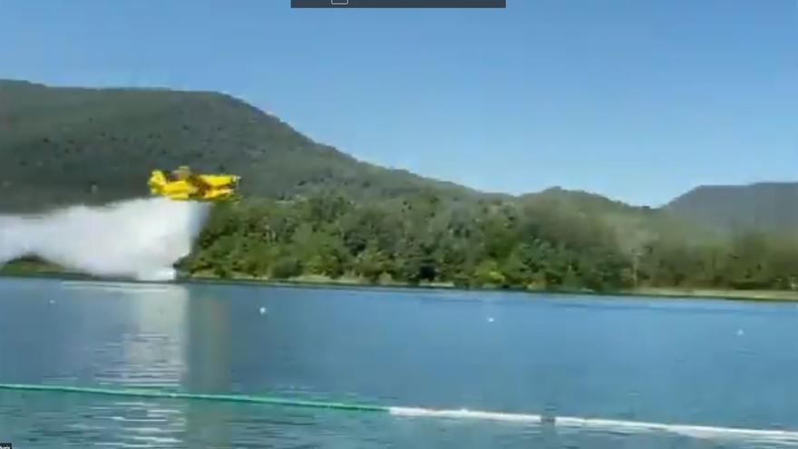 Així és com s&#039;entrenen els avions dels Bombers a l&#039;estany de Banyoles