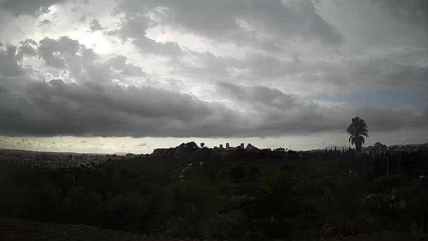 Wolken-Sonne-Mix in Cala Major auf Mallorca am Sonntagvormittag (25.9.)