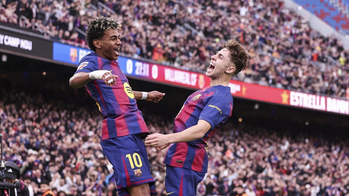 Lamine Yamal firma una obra de arte ante el Villarreal